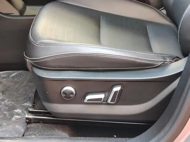 Car image 39
