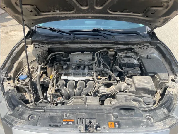 Car image 25