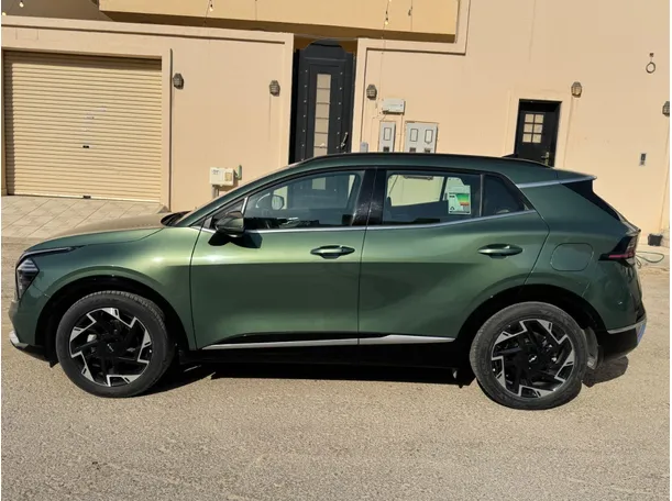 Car image 7