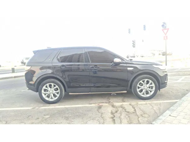 Car image 8