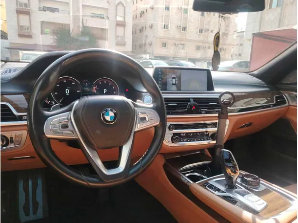 Car image 24