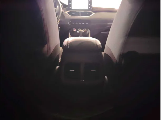 Car image 26