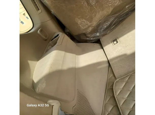Car image 27