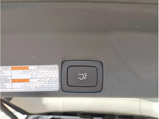 Car image 29