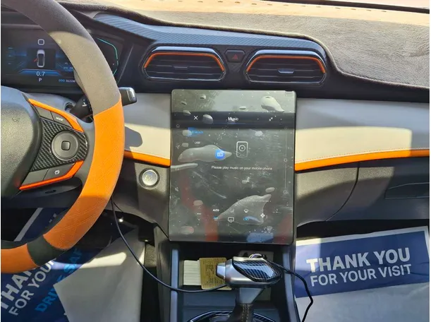 Car image 16