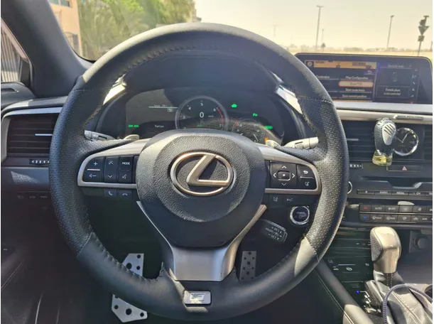 Car image 14