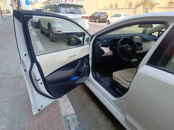 Car image 12