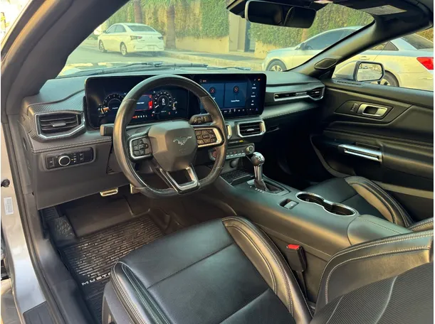 Car image 11