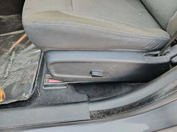 Car image 35