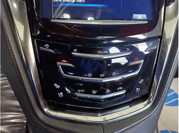 Car image 26