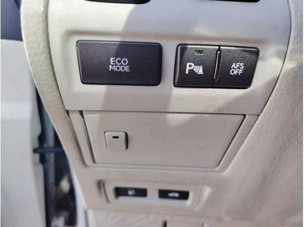 Car image 35