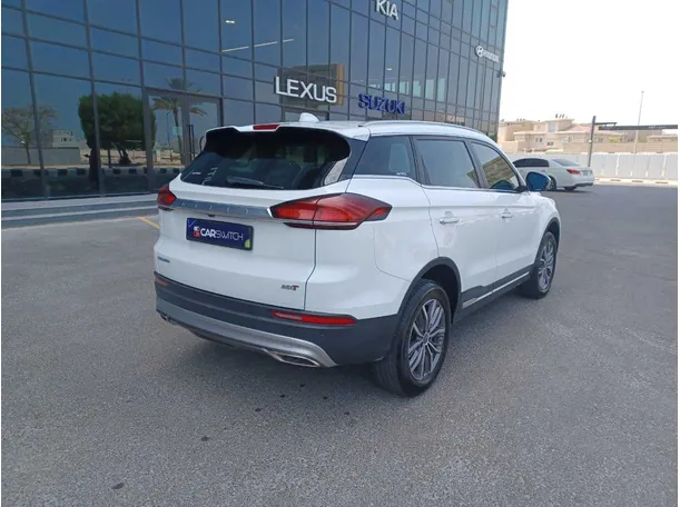 Car image 5