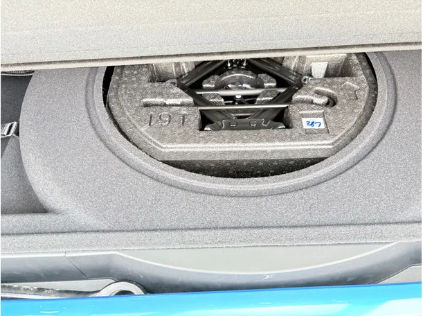 Car image 31