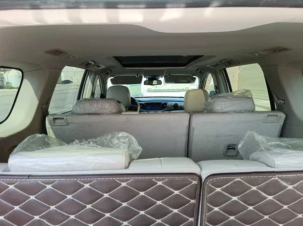 Car image 32