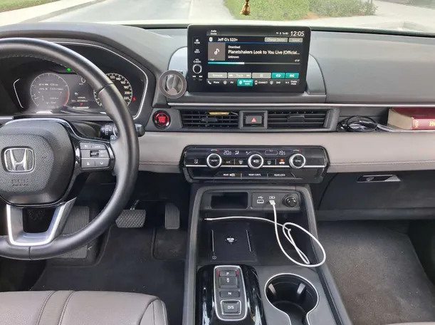 Car image 17