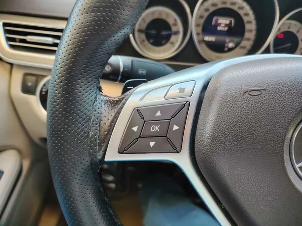 Car image 27