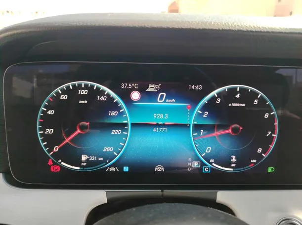 Car image 28