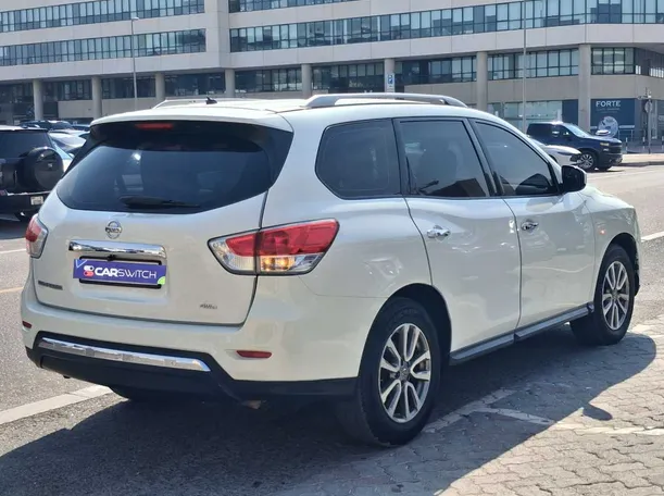 Car image 5