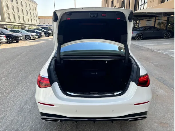 Car image 24