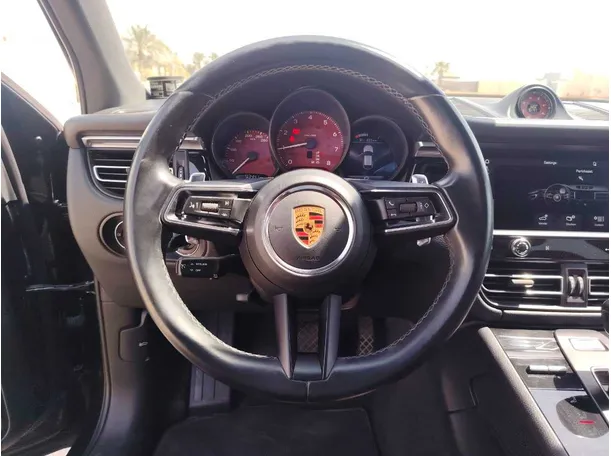 Car image 23