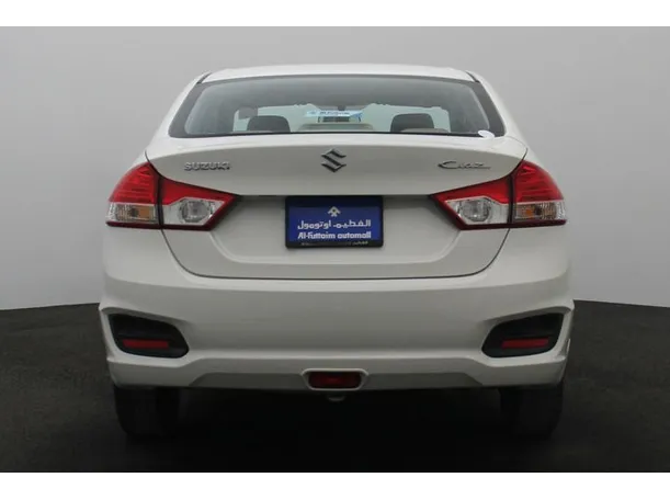 Car image 12