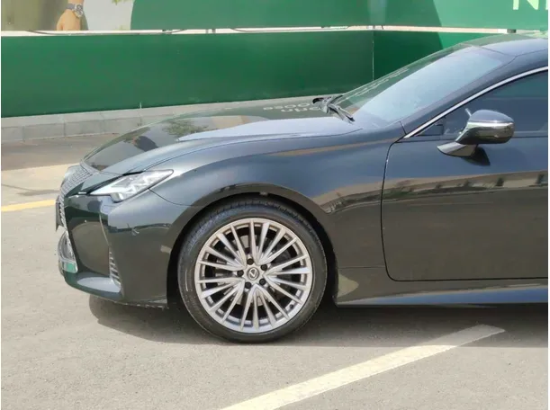 Car image 10