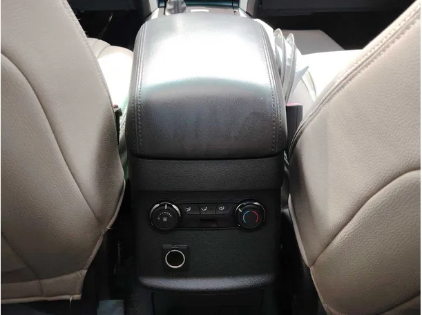 Car image 30