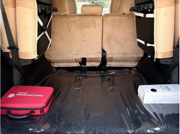 Car image 25