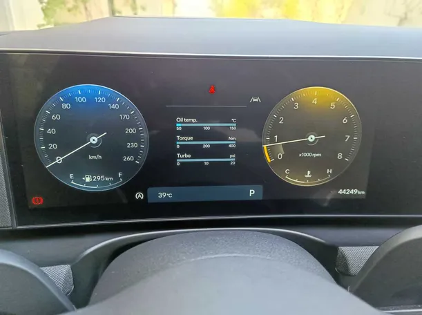 Car image 26