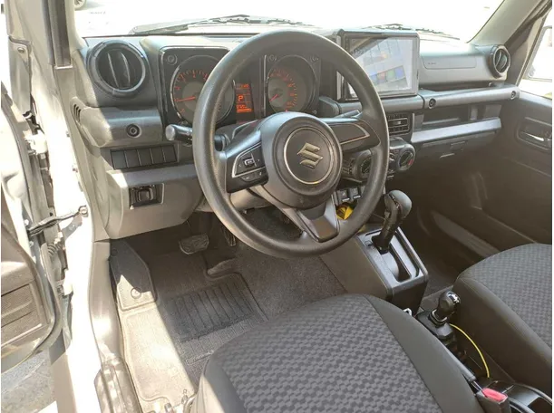 Car image 11