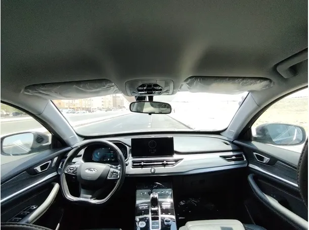 Car image 17