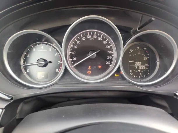 Car image 25