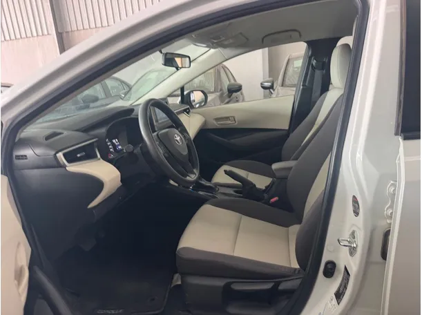 Car image 9