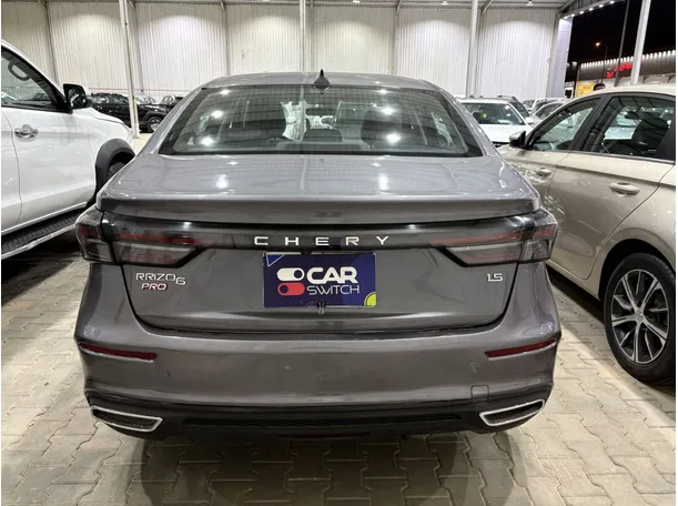 Car image 5
