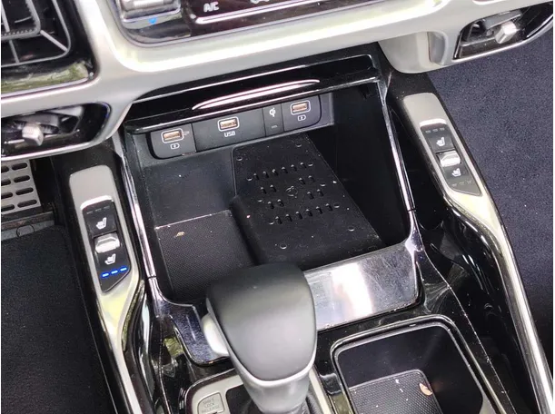 Car image 20