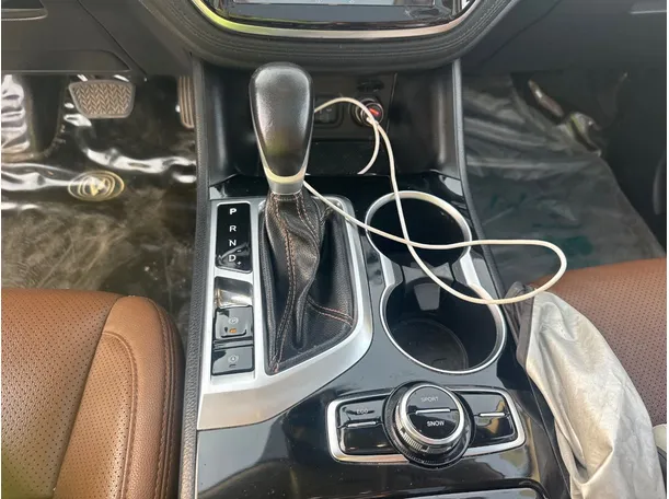Car image 15