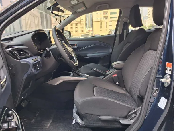 Car image 12