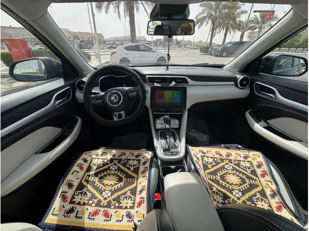 Car image 15
