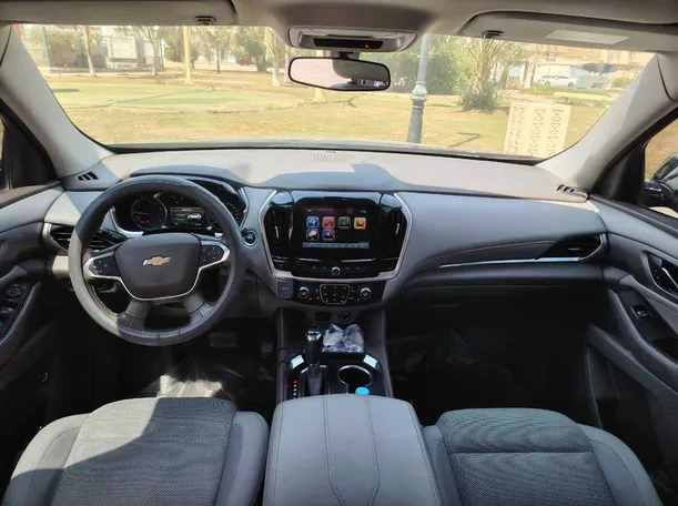 Car image 24