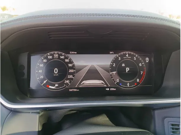 Car image 18