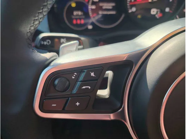 Car image 26
