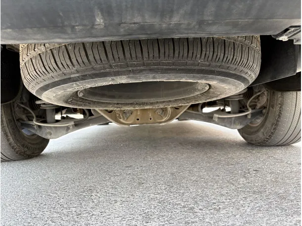 Car image 30