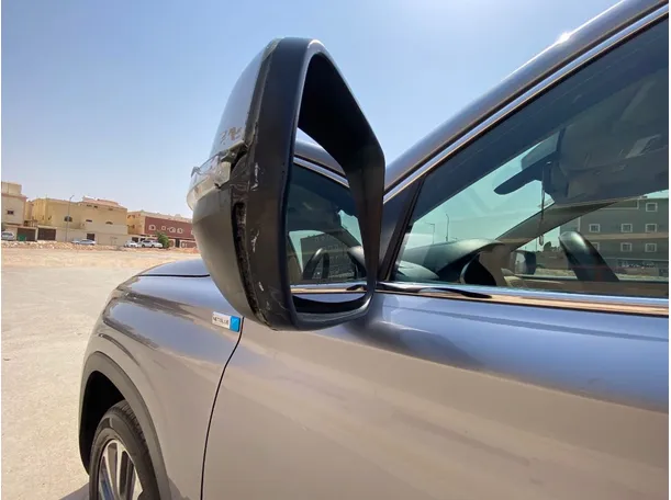 Car image 26