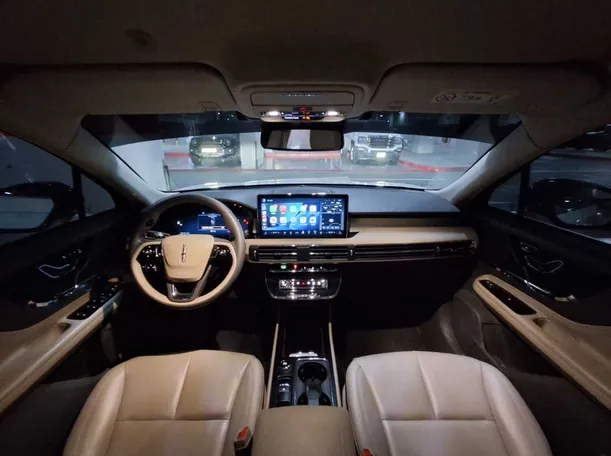 Car image 26