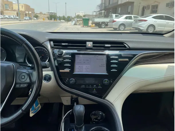Car image 19