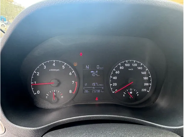 Car image 18