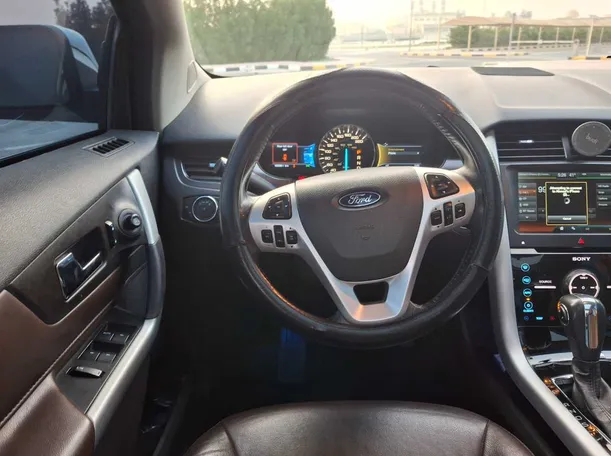 Car image 17