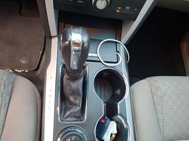 Car image 13