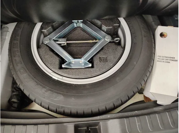 Car image 23