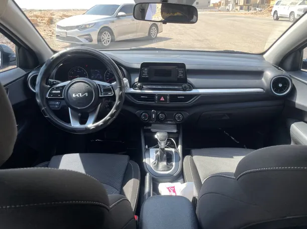 Car image 17